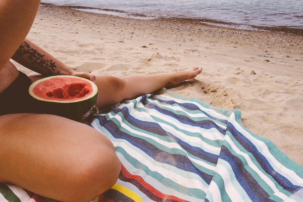 Les serviettes de plage écoresponsables pour un été stylé