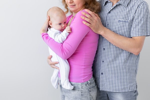 Stratégies efficaces pour naviguer entre enfance et parentalité